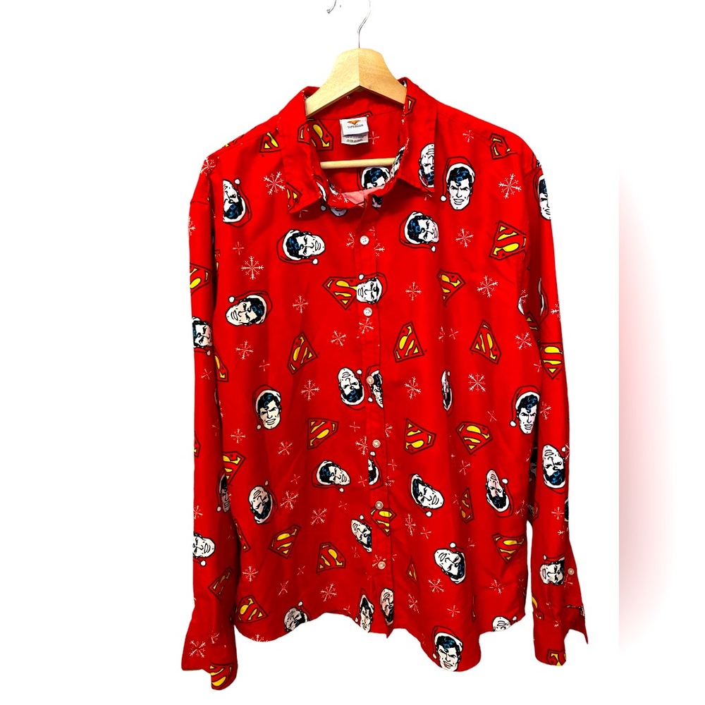 Christmas Superman shirt for that Superman in your life! Size L